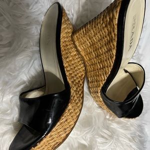 Prada heels black shoes women 37EU (6.5/ 7 USA) used.
